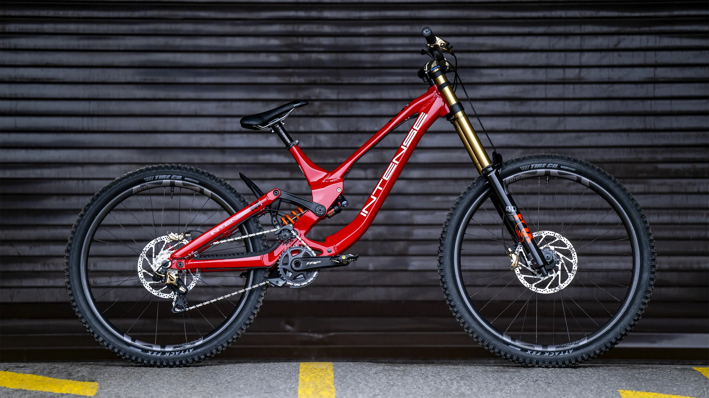 Intense dealers shop